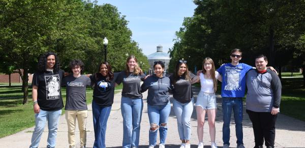 CSI students standing together on campus